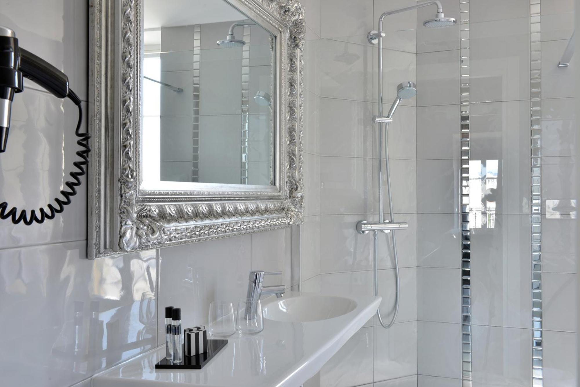 Executive Family Room,692239275:JPEG