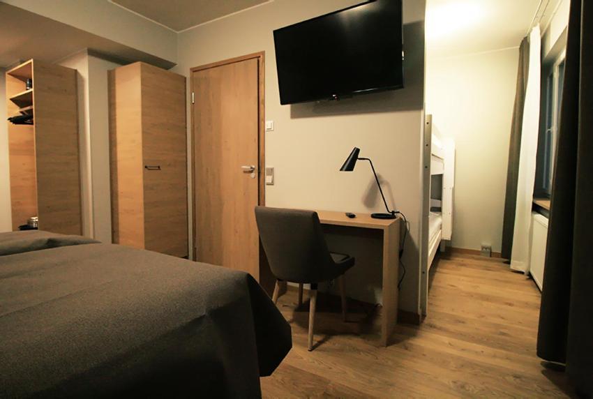 Family Room,744290425:JPEG