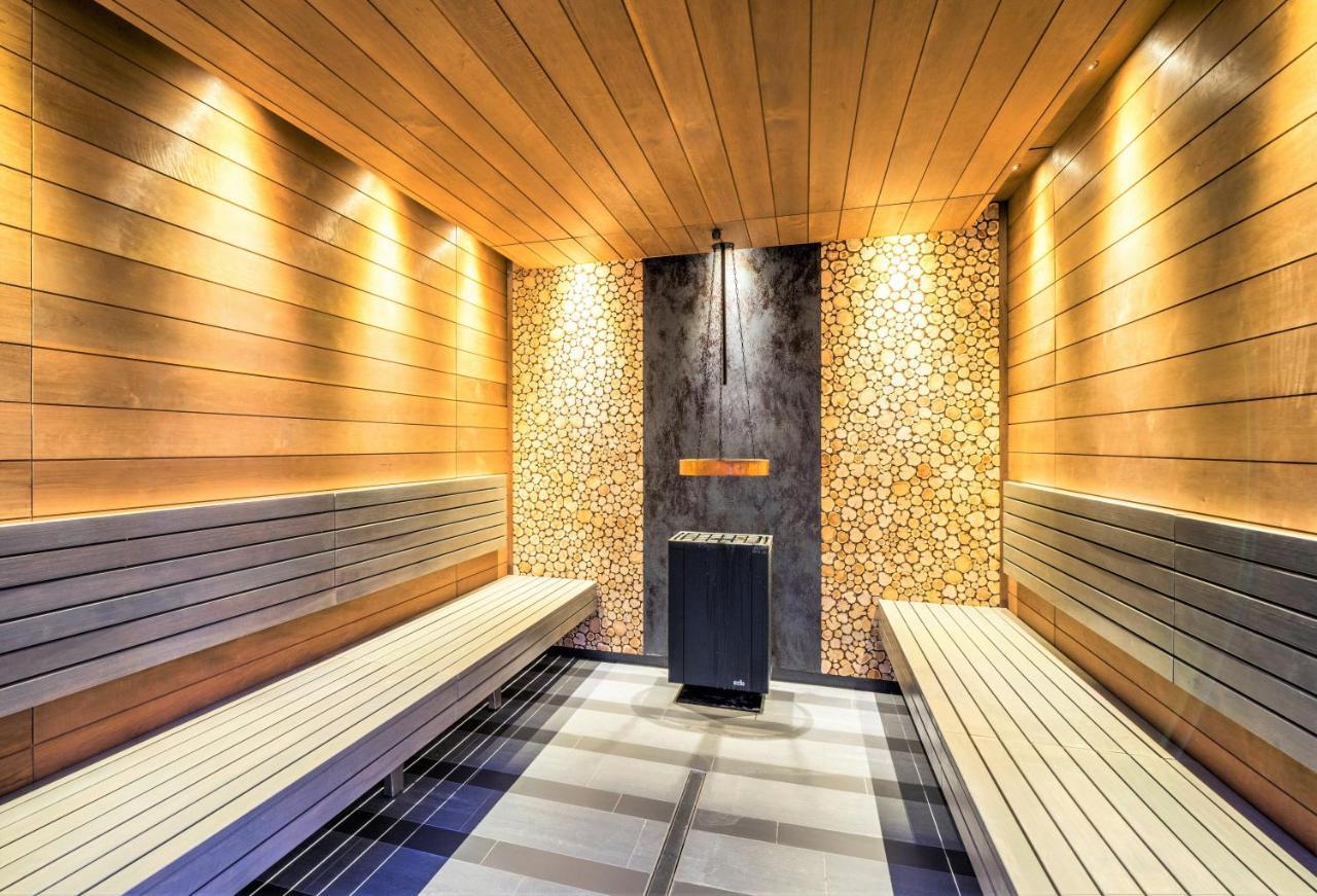 Perhehuone - Sis. pääsyn spa-osastolle joka päivä