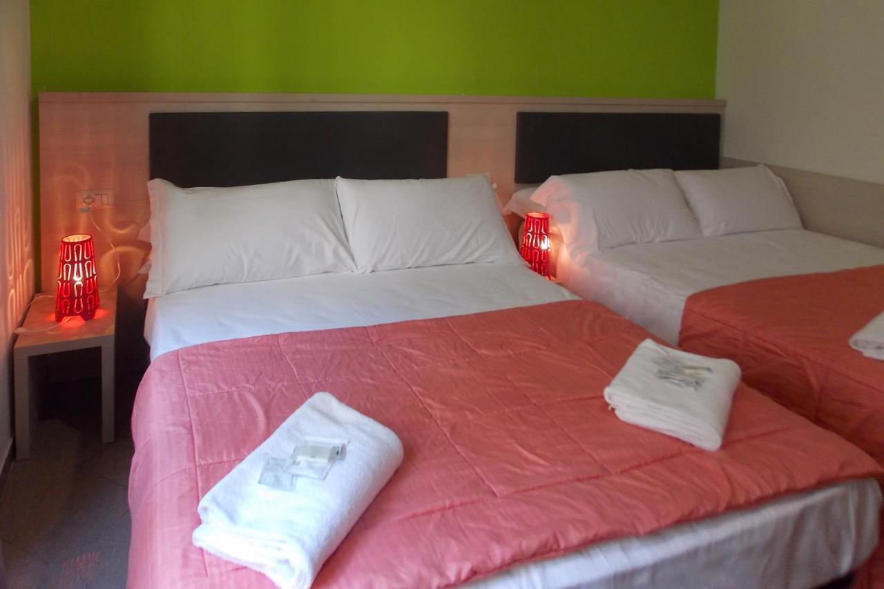 Standard Double Room,749315453:JPEG