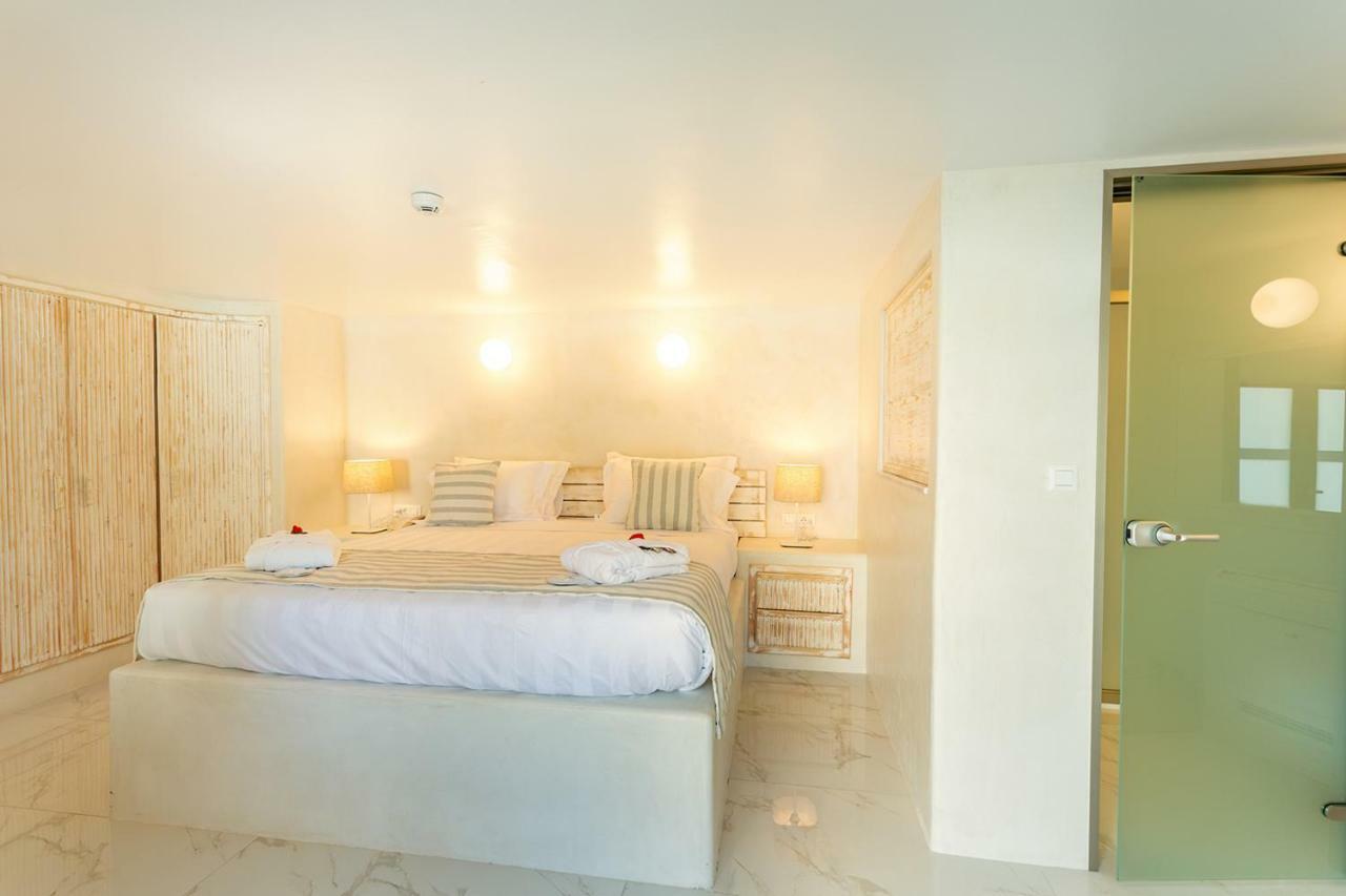 Suite with Balcony,1214701828:JPEG