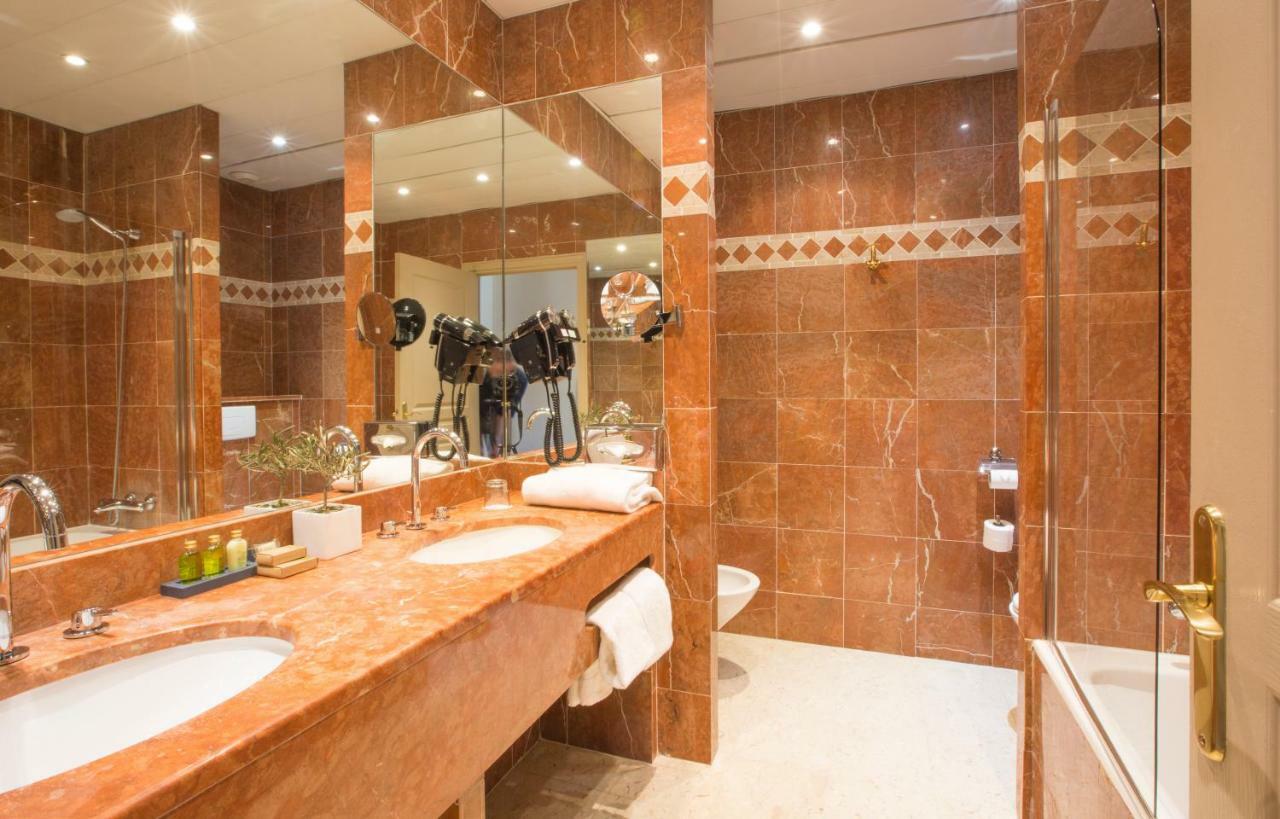 Superior Room with City View,812408358:JPEG