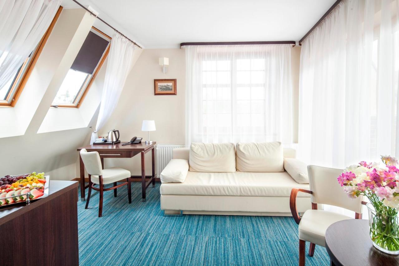 Deluxe Double or Twin Room with Balcony,925822339:JPEG