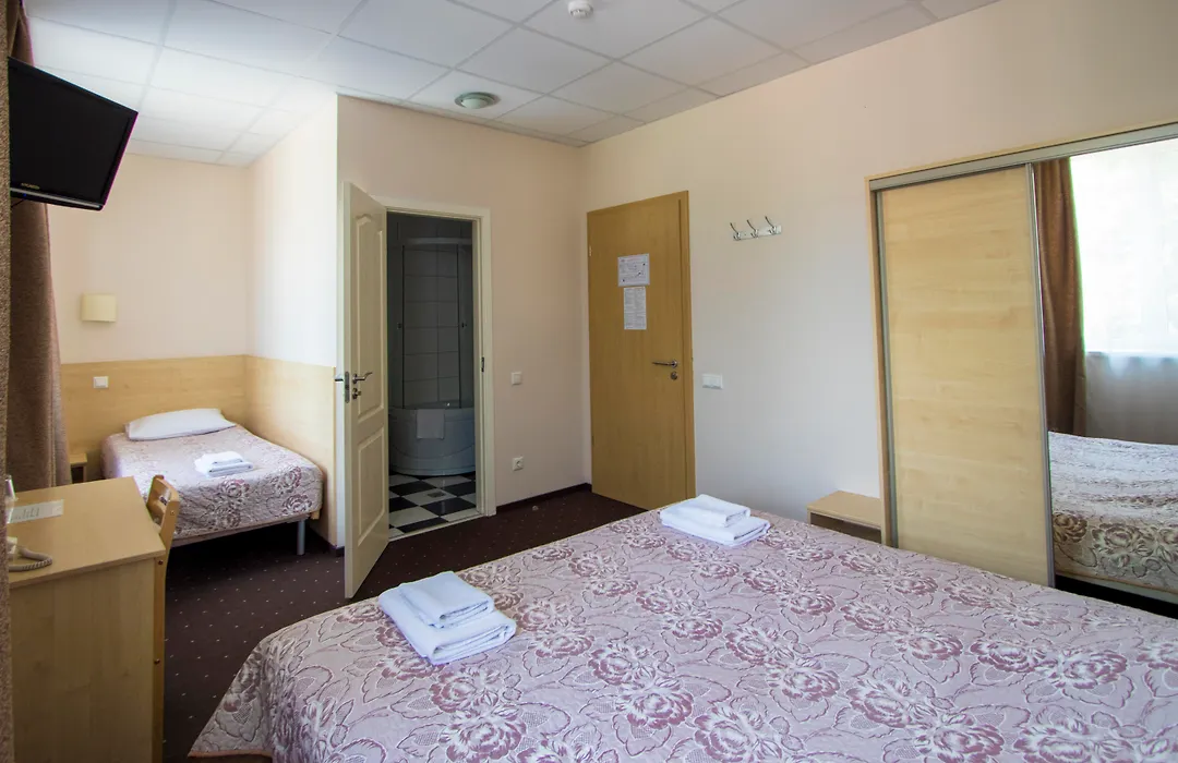 Hotel Best With Free Parking-1