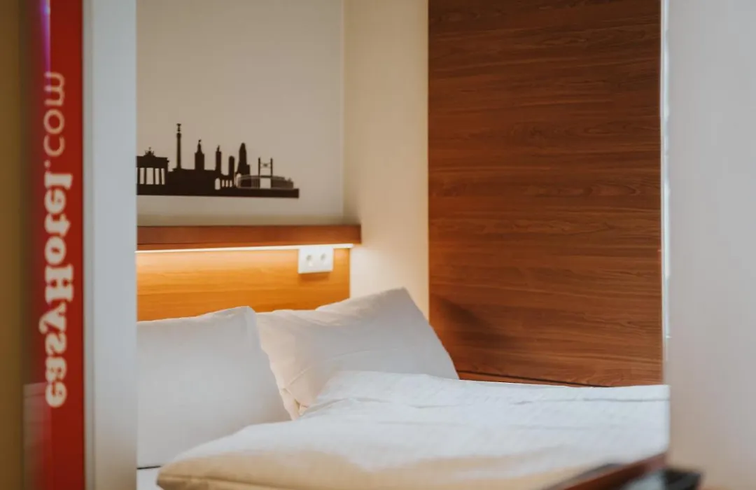 Easyhotel Berlin Hackescher Markt-1