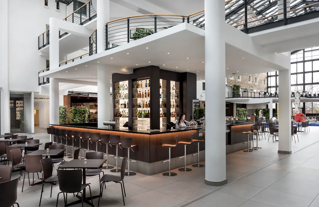 Estrel Hotel-1