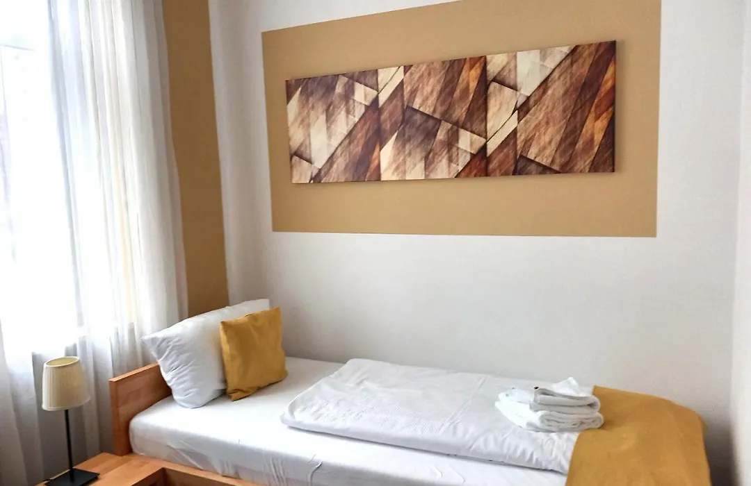 Hotel Karolinger - Self Check-In-1