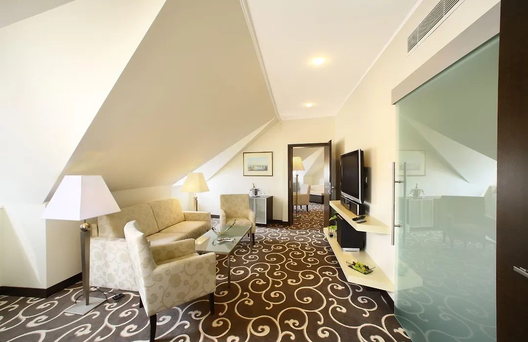 Grand Hotel Bohemia-1