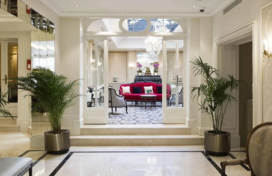 Hotel Saint-Petersbourg Opera & Spa-1