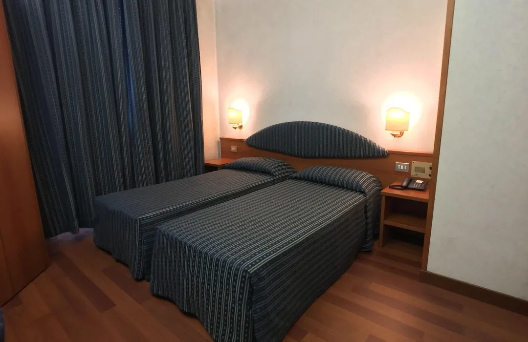 Hotel Mec-1