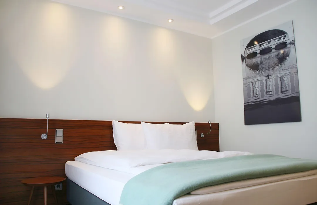 Augusten Hotel Muenchen-1