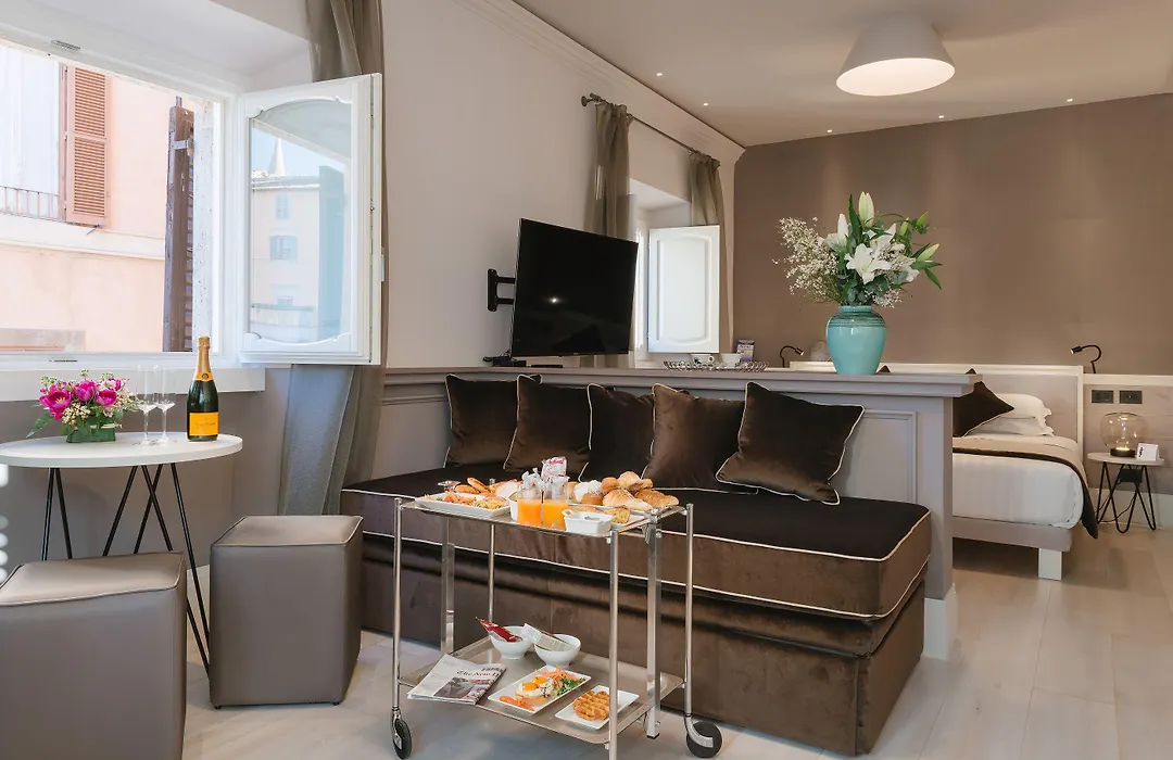 Rhea Silvia Luxury Navona-1