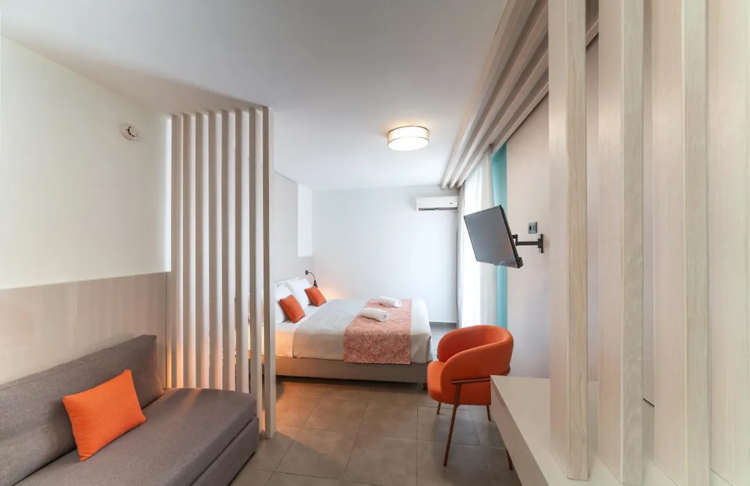 Amphitryon City Hotel-1