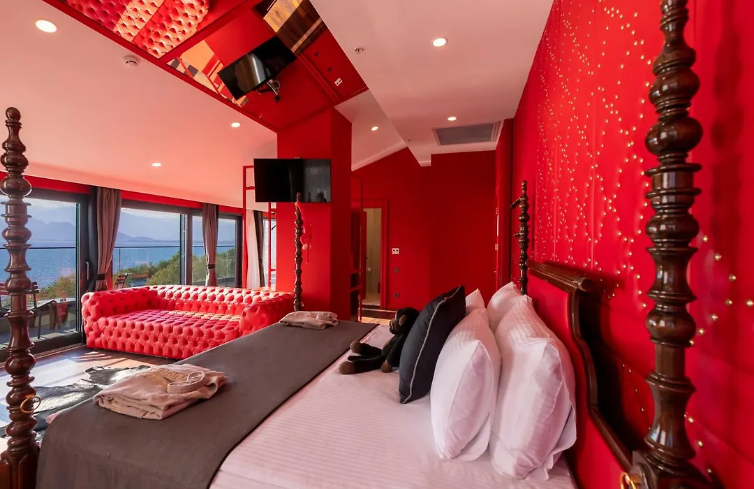 Lucky Monkey Hotel-1