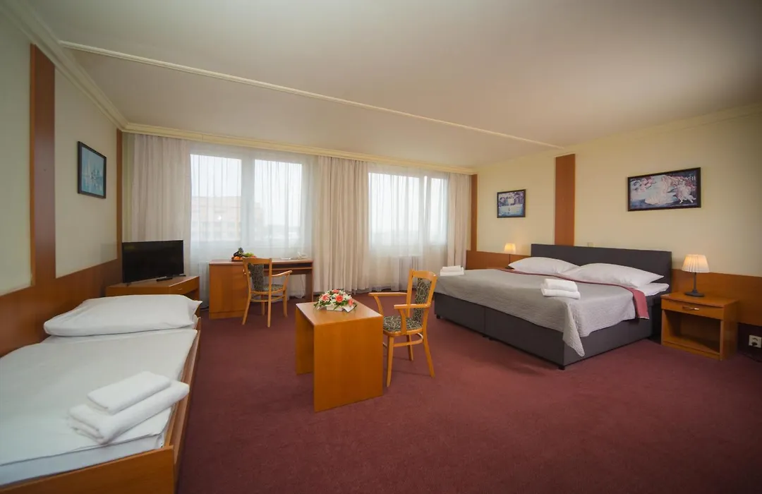 Top Hotel Praha-1
