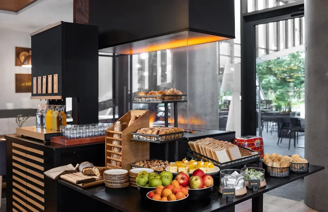 Courtyard By Marriott Vilnius City Center-1