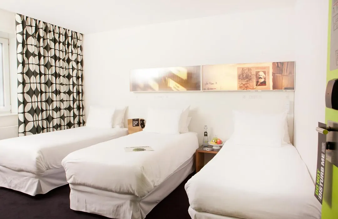 Hotel Gat Point Charlie-1