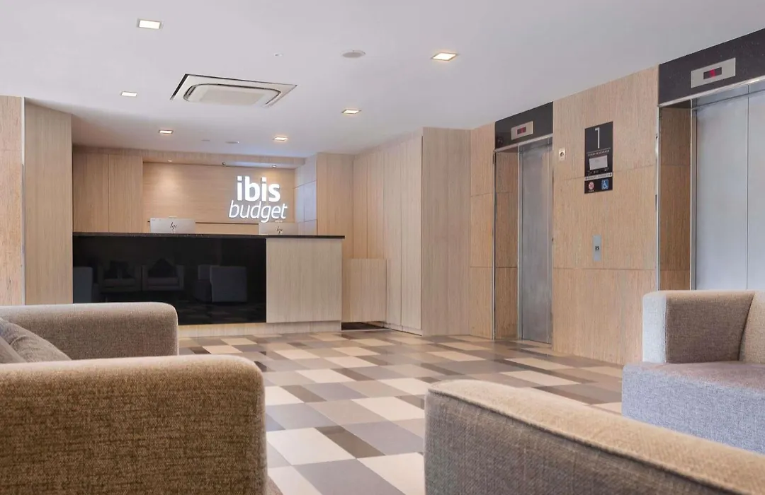Ibis Budget Singapore Dahlia-1