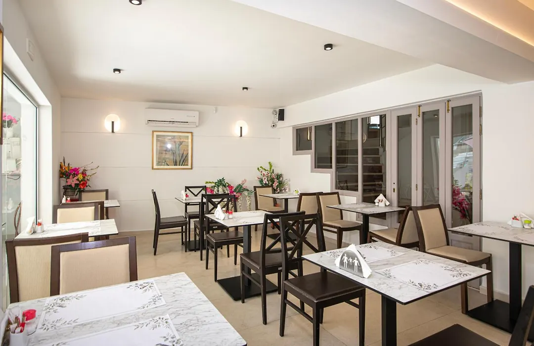 Leonidas Hotel & Apartments-1