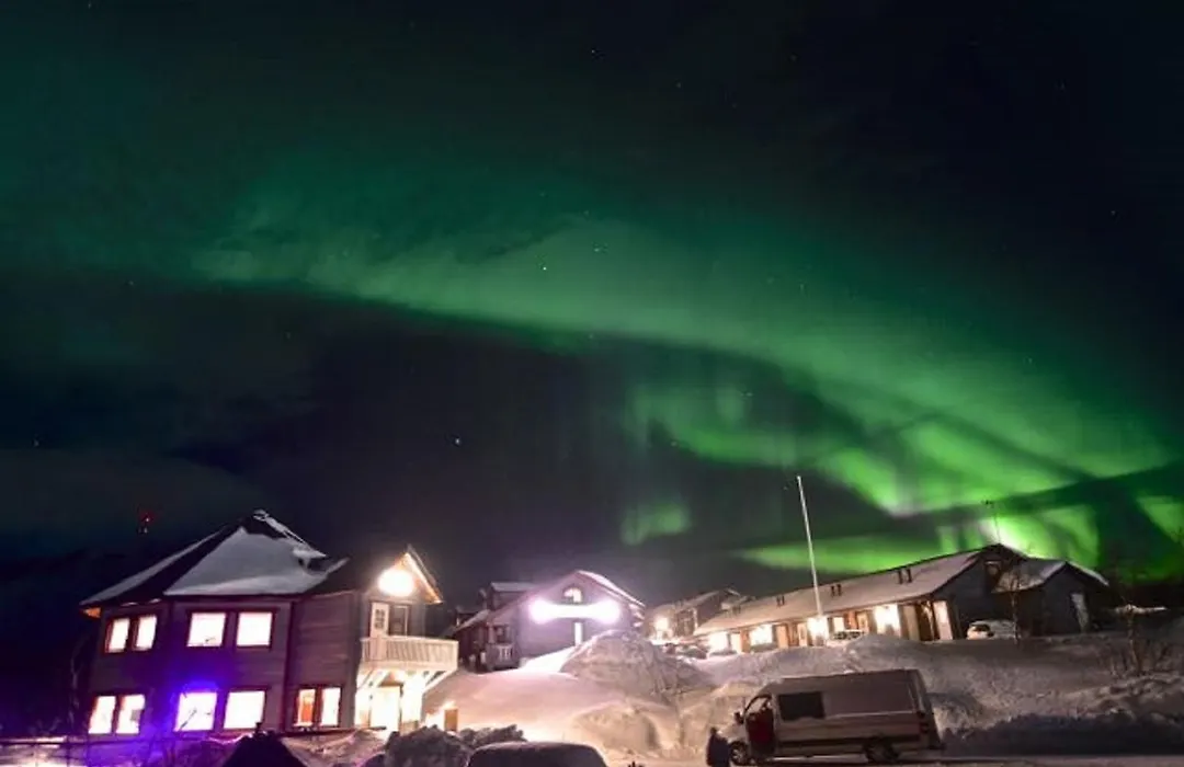 Arctic Polar Holiday Village-1
