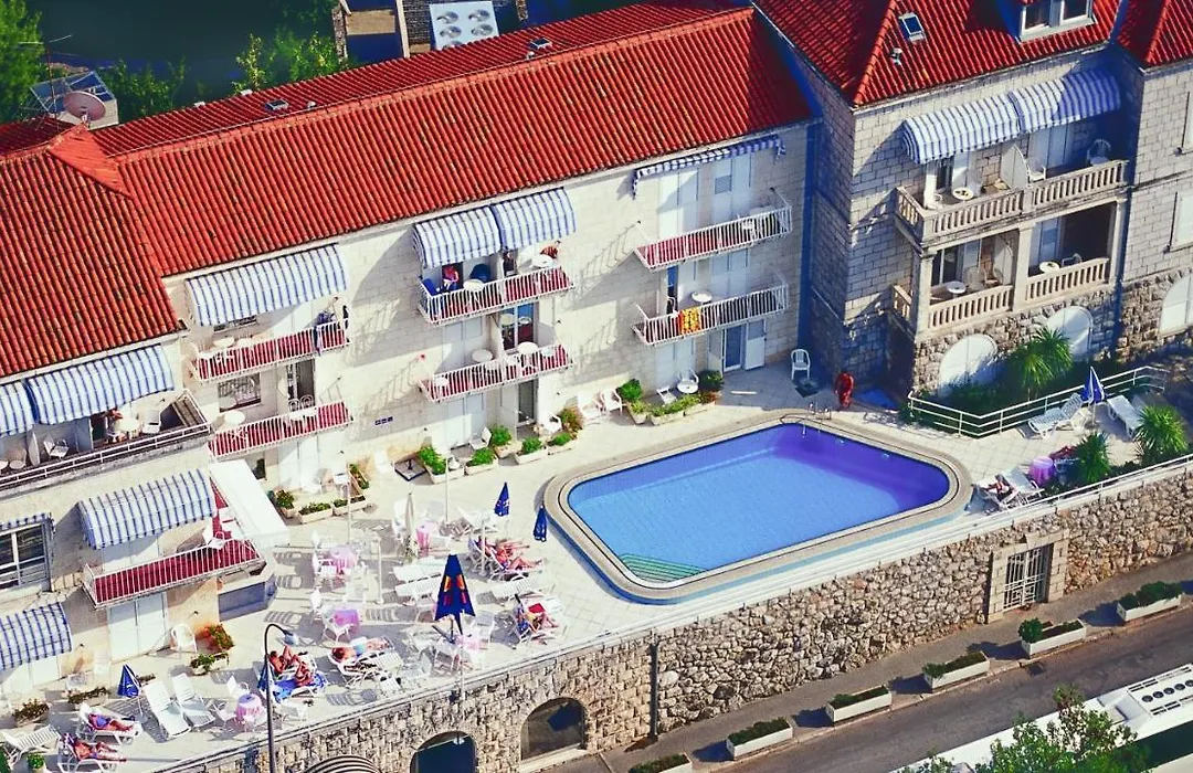 Hotel Komodor-1