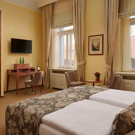 Ventana Hotel Prague-2