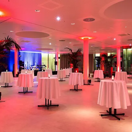 H4 Hotel Muenchen Messe-3