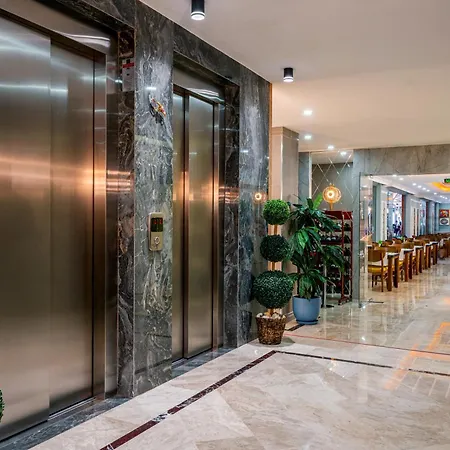 Club Big Blue Suit Hotel-3