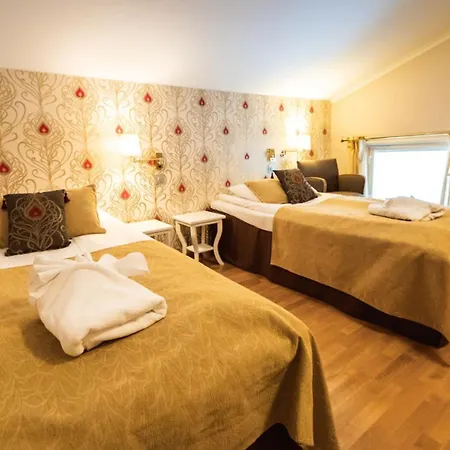 Villa Urhola, Kruunupuisto-2