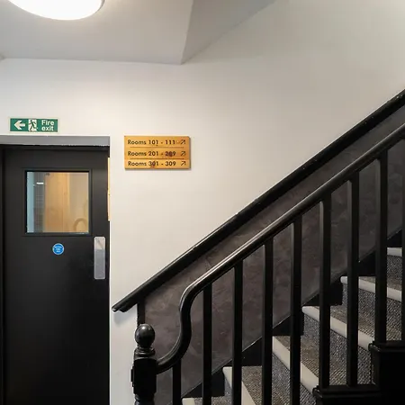 Easyhotel Paddington-2