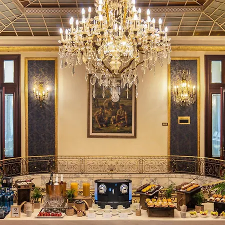 El Avenida Palace-3
