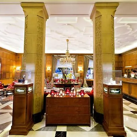 Fairmont Hotel Vier Jahreszeiten-3