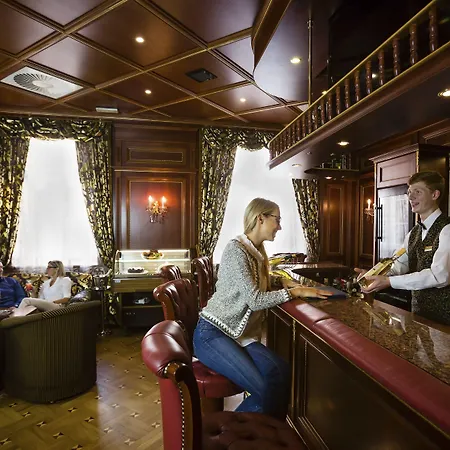Luxury Family Hotel Royal Palace-3