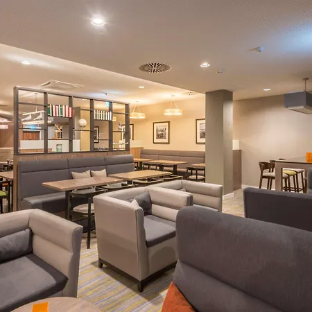 Hampton By Hilton Munich City West-3