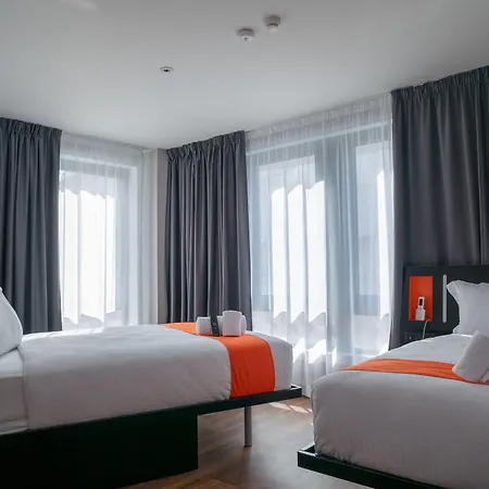 Easyhotel Lisbon-2