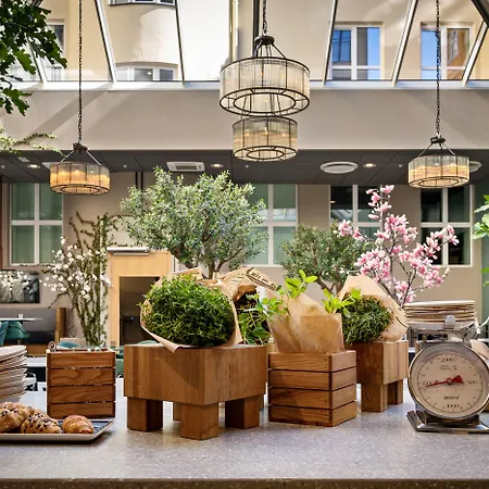 Karl Johans Gate 35-2