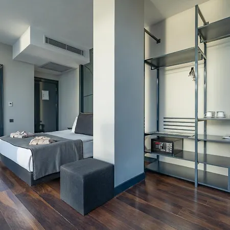 Lucky Monkey Hotel-2
