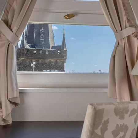 Grand Hotel Bohemia-2