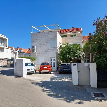Ava Studio Apartment And Room-2