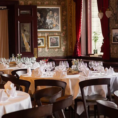 Hotel Pigalle-3