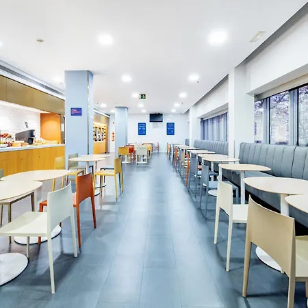 Holiday Inn Express Barcelona City 22@ By Ihg-2