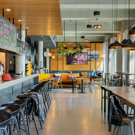 Moxy Berlin Ostbahnhof-2