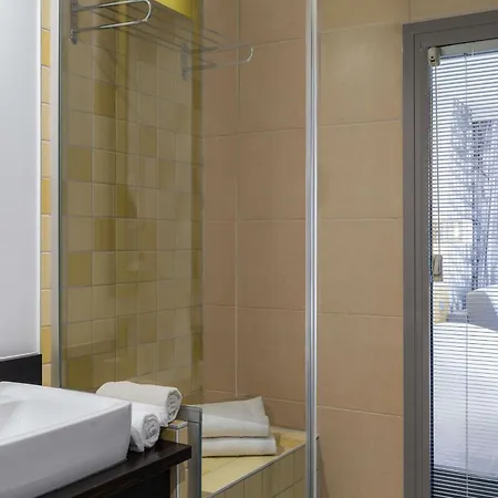 Ibis Styles Nice Vieux Port-2