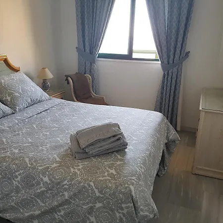 Habitaciones Bajondillo-2