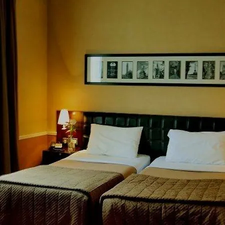 Paramount Hotel-3