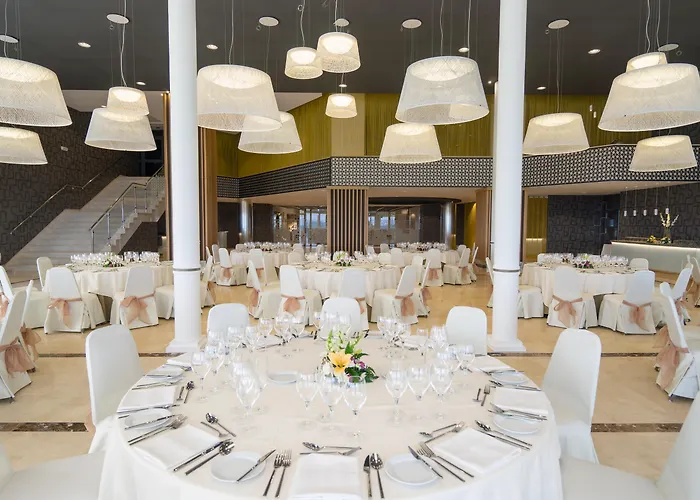 Hotelli TarjouksetEstival Torrequebrada