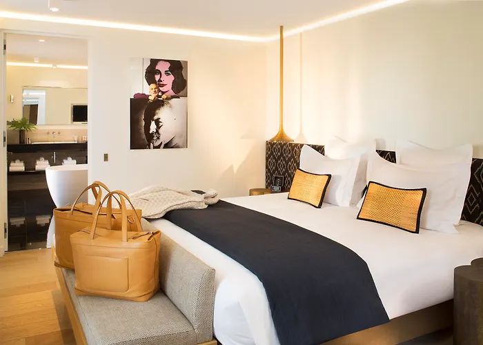 Hotel Marignan Champs-Elysees Pariisi