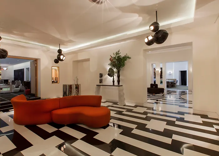 Hotel Marignan Champs-Elysees Pariisi
