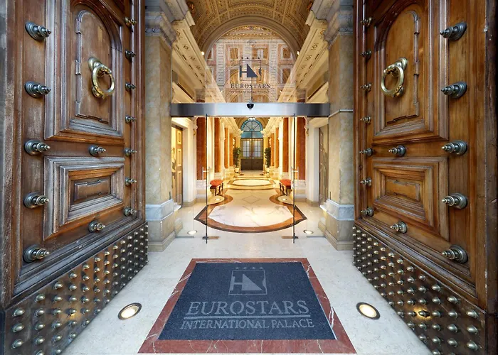 Hotelli TarjouksetExe International Palace