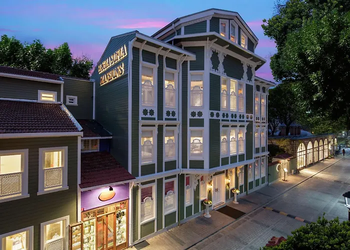 Hagia Sofia Mansions Istanbul, Curio Collection By Hilton Hotel